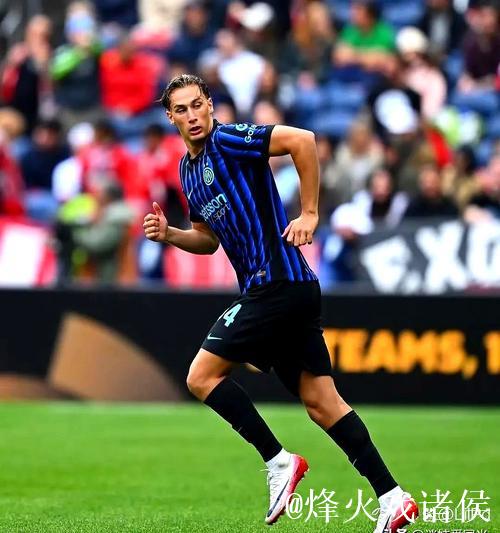 斯图里奇：吉拉西契合利物浦，吉滕斯蓝军潜力无限